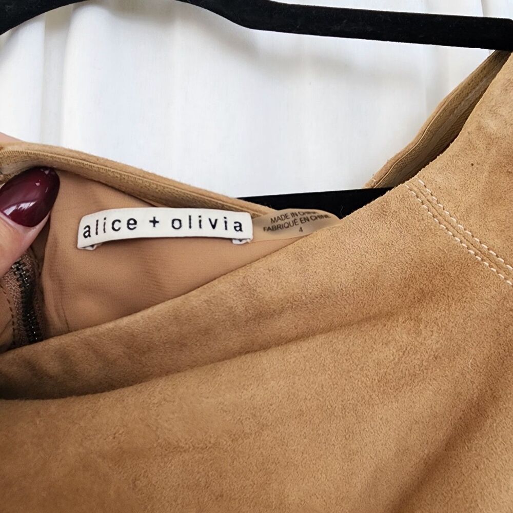 Alice + Olivia Gracelyn Suede Off Shoulder Crop Top Tan Size 4 $495 Lamb Leather - Picture 8 of 12